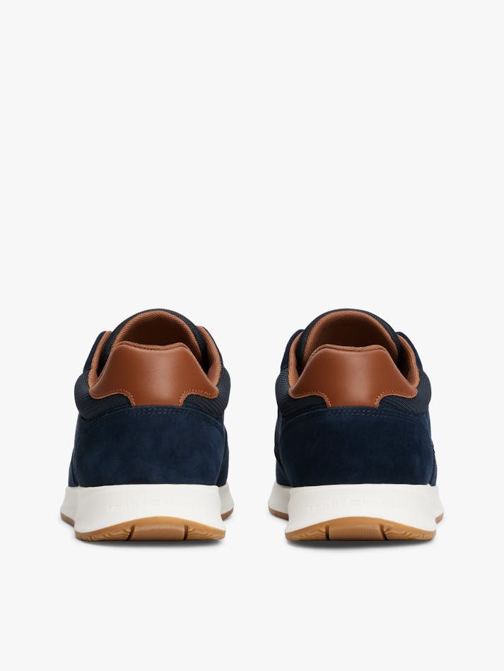 074CA4AF-1141-A08B-8E3B-50DF90163C91