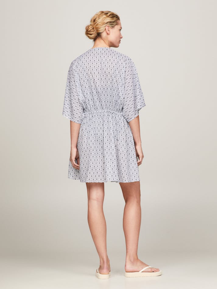 13E144C8-D6C1-1BA7-79A9-10DE81739A38