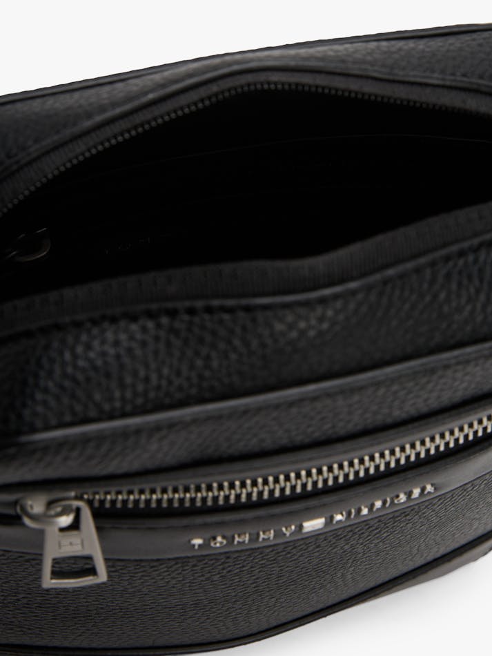 2E4C5675-5FD4-DF64-ED7B-55BF5B44431E