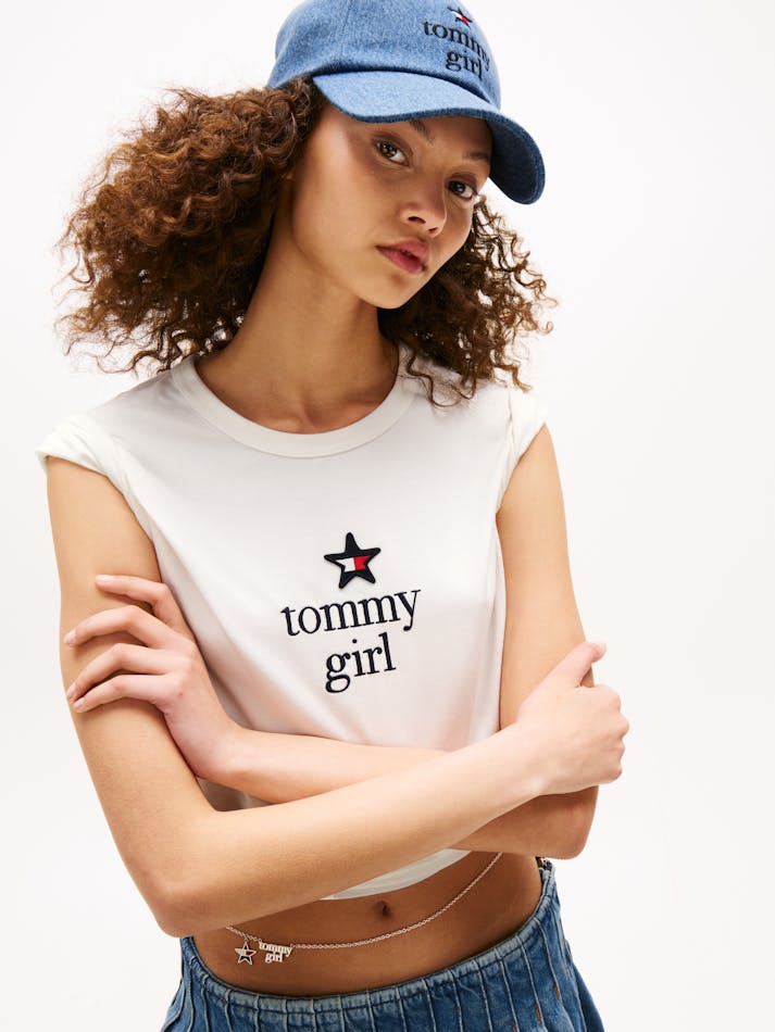 BEB291EE-5595-88E3-2978-CFCFB2C76477