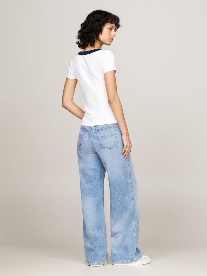 ECEF04ED-2578-99B5-7E3B-07C2E8B5FAF7