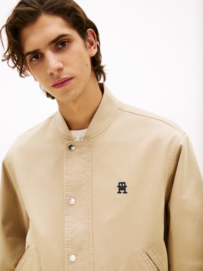 FA2C0446-A7B1-3DB1-AA94-154C61646DDC