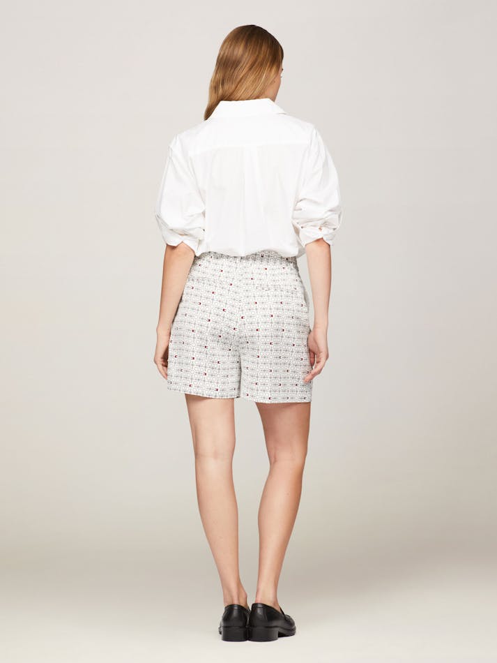 6DF37560-42B4-B690-3B65-38C4D283171D