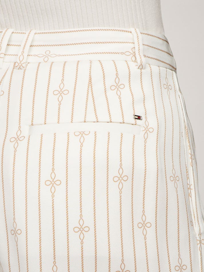 83CE4F50-151B-670D-777D-F2E48E9330F3